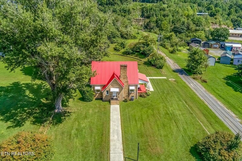 522 Court St, Wartburg, TN 37887