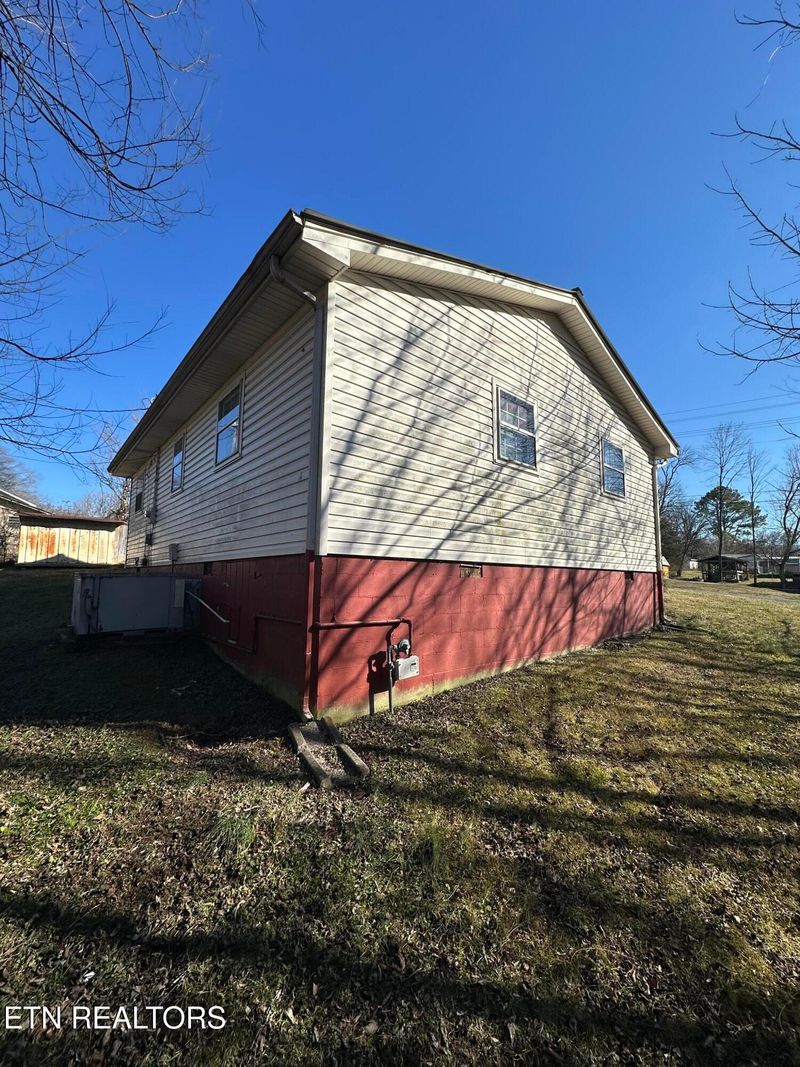 522 Jackson St, Etowah, TN 37331