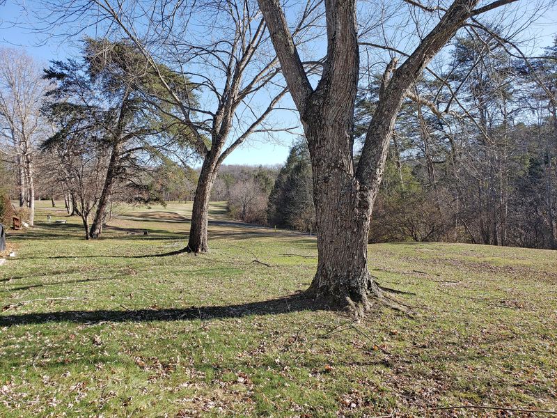522 River Bend Dr, Crossville, TN 38555