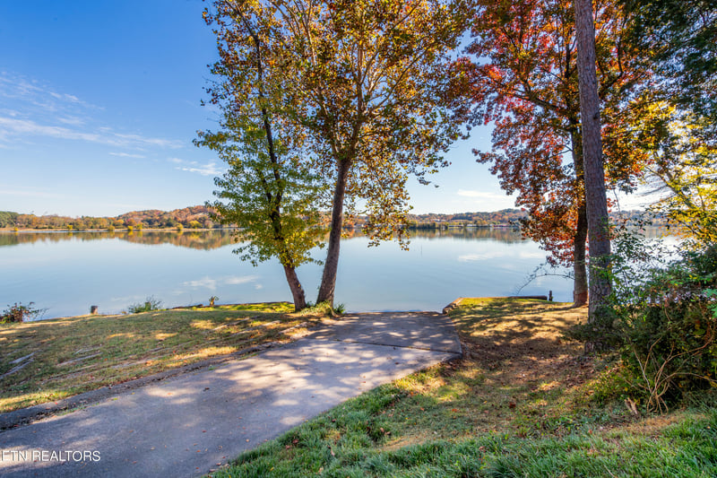 5220 Riverbriar Rd, Knoxville, TN 37919
