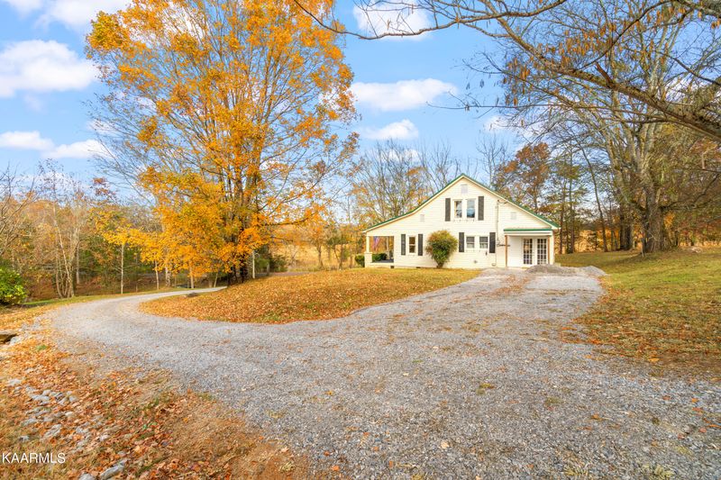 5226 Baumgardner Rd, Maryville, TN 37803