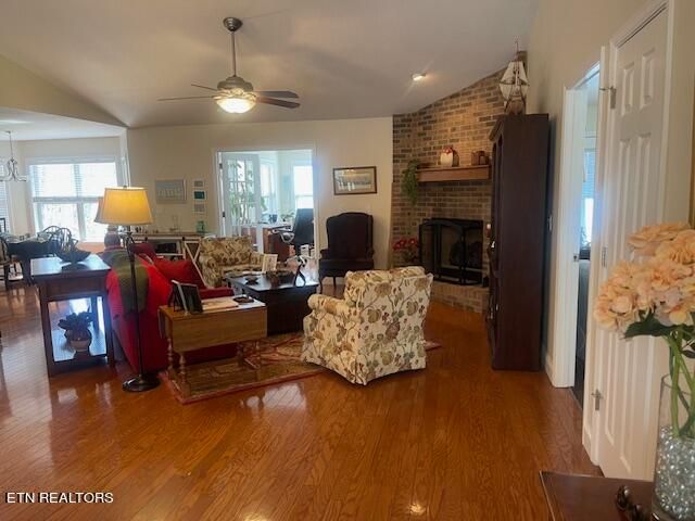 523 Flat Creek Rd, Sevierville, TN 37876