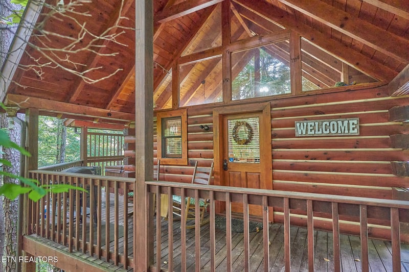 523 Hoot Owl Way, Gatlinburg, TN 37738