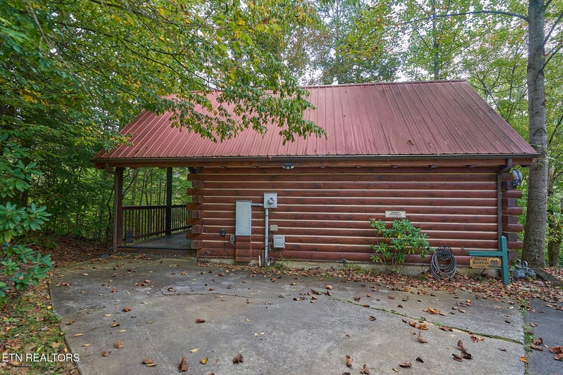 523 Hoot Owl Way, Gatlinburg, TN 37738