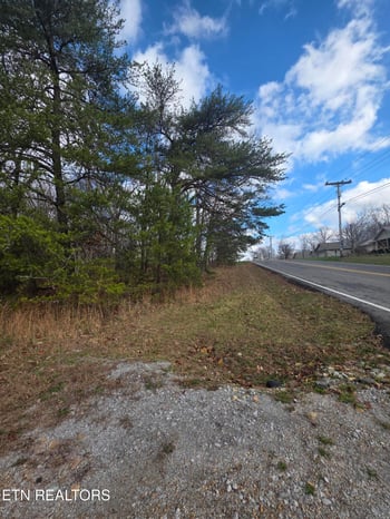 523 Lakeview Dr, Crossville, TN 38558