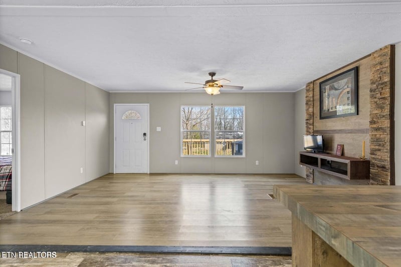 523 N Point Rd, Sweetwater, TN 37874