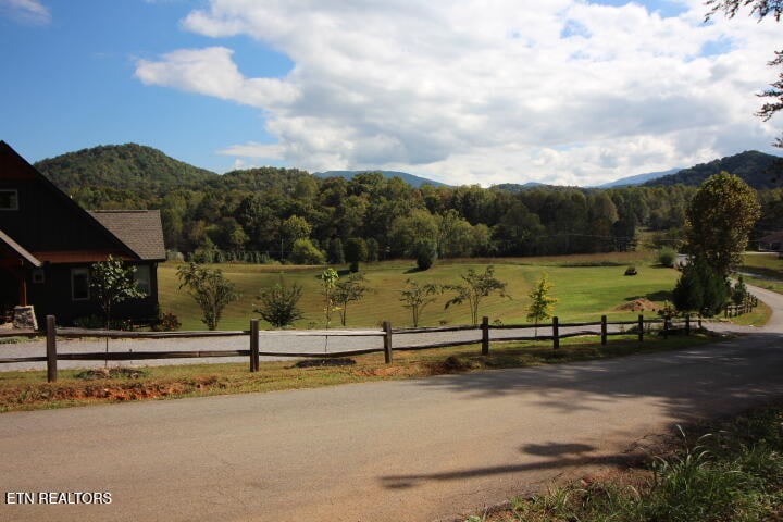 523 Rudd Hollow Rd, Townsend, TN 37882
