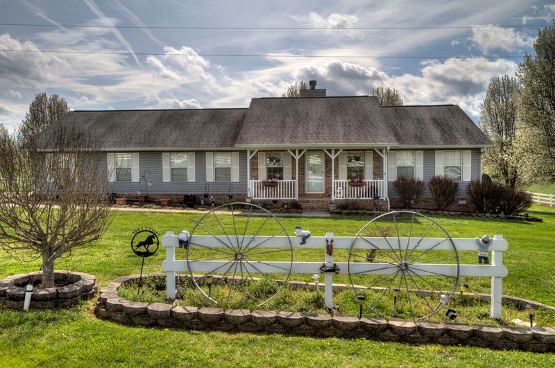 5231 Pryor Rd, Maryville, TN 37804