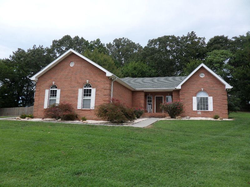 5239 Cardwell Chapel Rd, Lenoir City, TN 37771