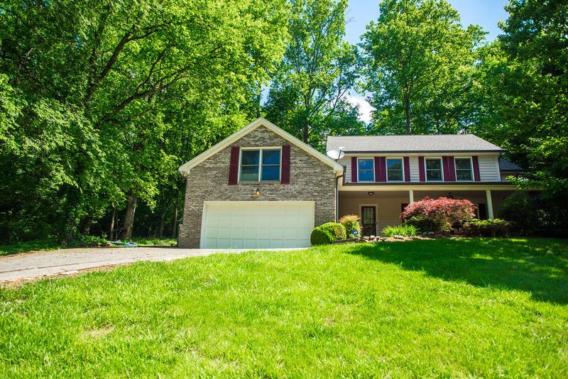 524 Brooktree Rd, Knoxville, TN 37919