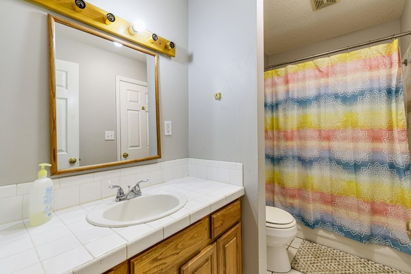 524 Gists Creek Rd, Sevierville, TN 37876