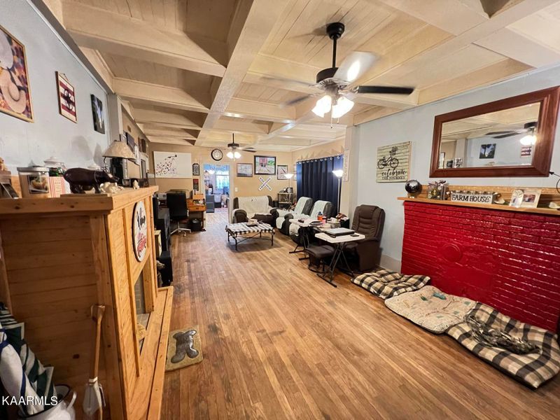 524 Louisiana Ave, Etowah, TN 37331