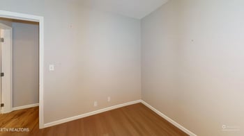 524 Midlake Dr, Knoxville, TN 37918