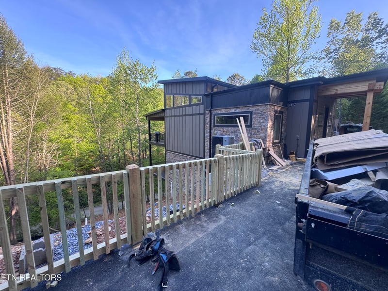524 Ogle Dr, Pigeon Forge, TN 37863