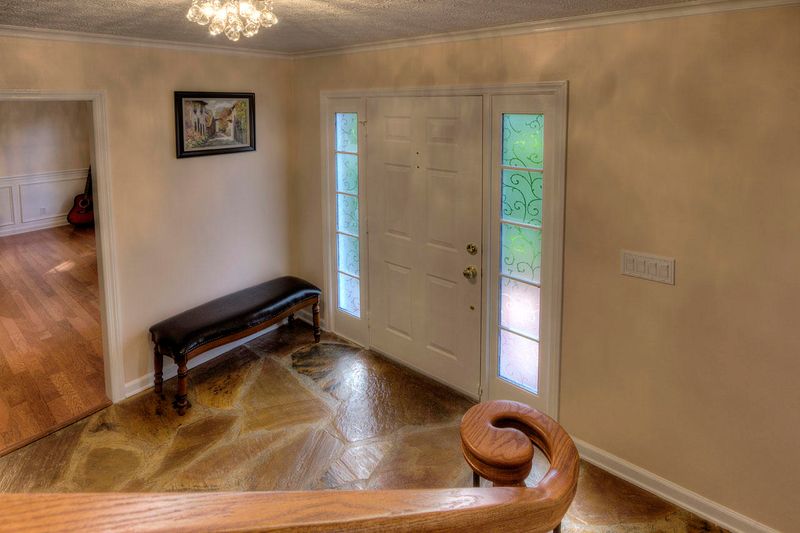 524 Old Tavern Cir, Knoxville, TN 37934