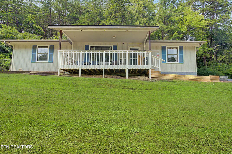 524 Pine Mountain Rd, Pigeon Forge, TN 37863