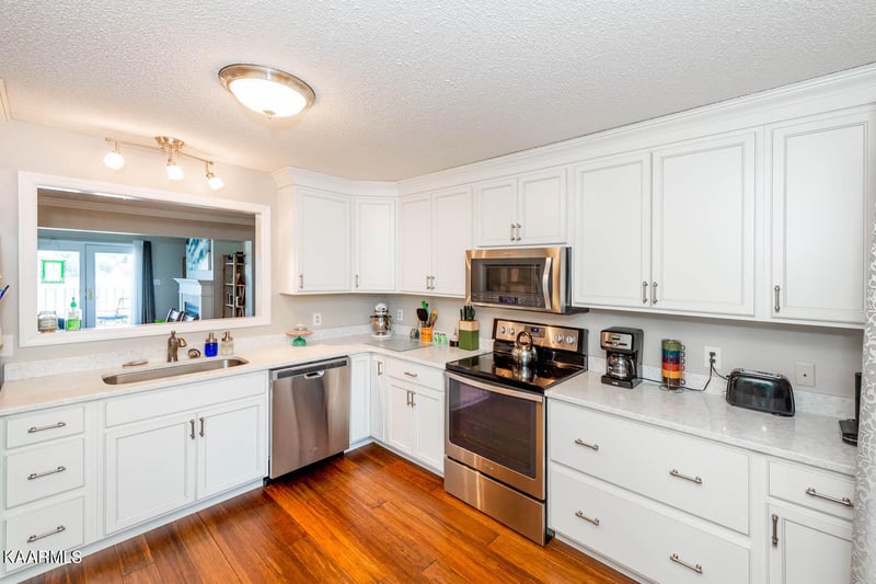 524 Riverfront Way, Knoxville, TN 37915