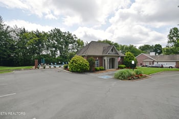 524 Rockwell Farm Ln, Knoxville, TN 37934