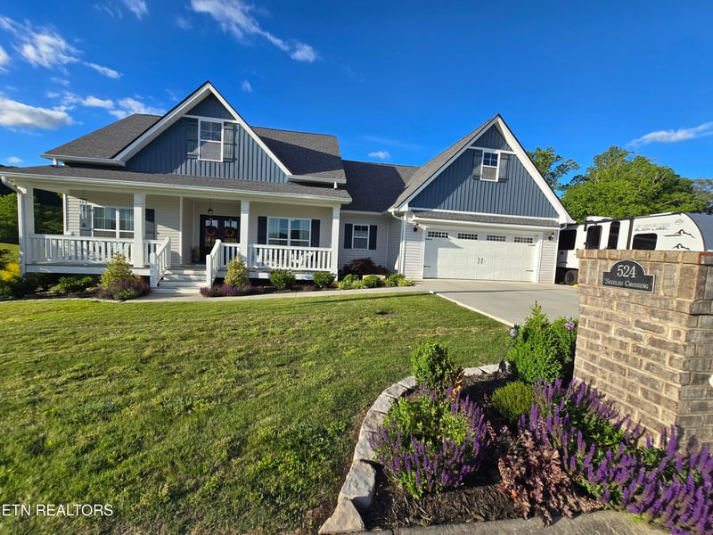 524 Shields Crossing Dr, Bean Station, TN 37708