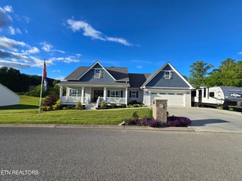 524 Shields Crossing Dr, Bean Station, TN 37708