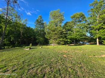 524 Shields Crossing Dr, Bean Station, TN 37708