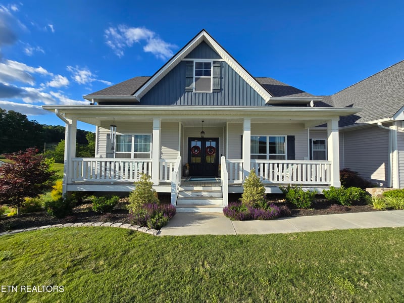 524 Shields Crossing Dr, Bean Station, TN 37708