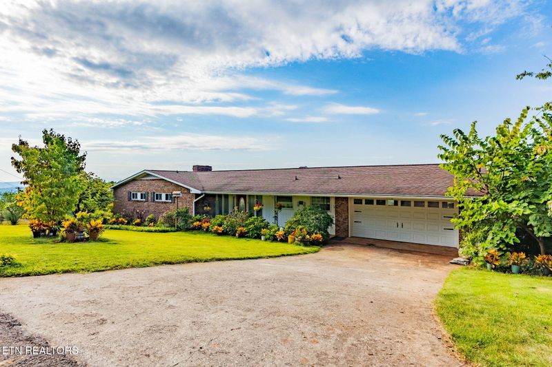 524 View Park Dr, Knoxville, TN 37920