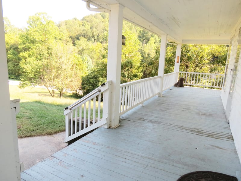 524 Whistle Creek Rd, Newcomb, TN 37819