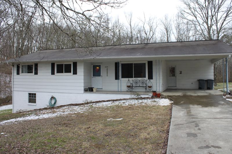 525 2nd Norway Ln, Oliver Springs, TN 37840