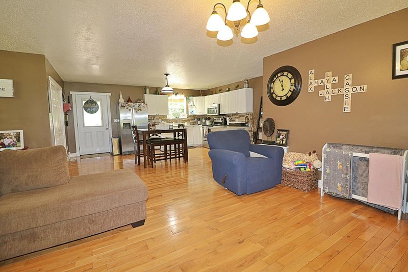 525 Bird Holler Rd, Oneida, TN 37841