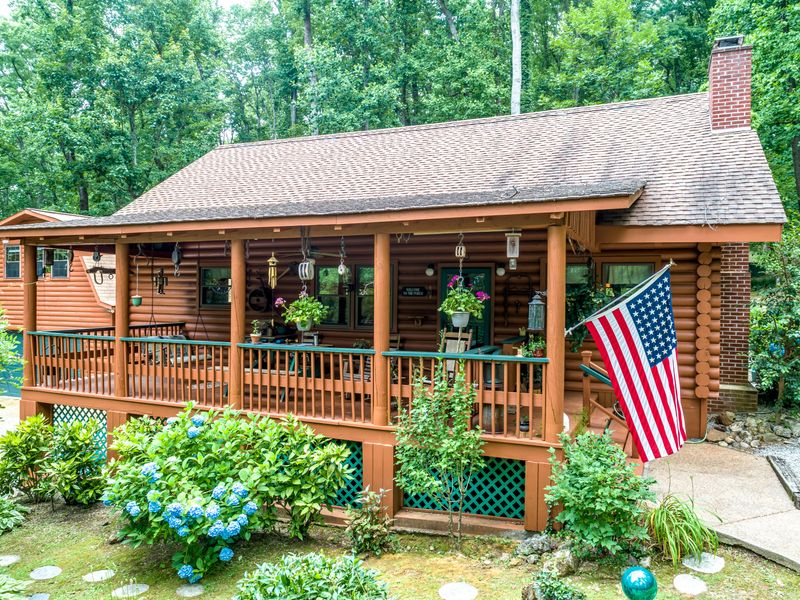 525 Edgewood Dr, Sweetwater, TN 37874