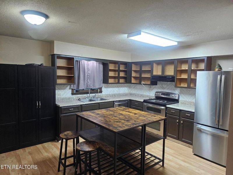 525 Fred Sales Pl, Sevierville, TN 37876