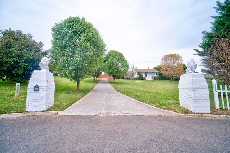 525 Stellar Ct, Kodak, TN 37764