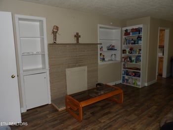 525 Woodlawn Rd, Crossville, TN 38555