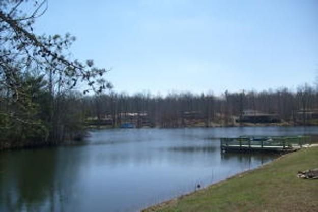 525 Yuchi Dr, Crossville, TN 38572