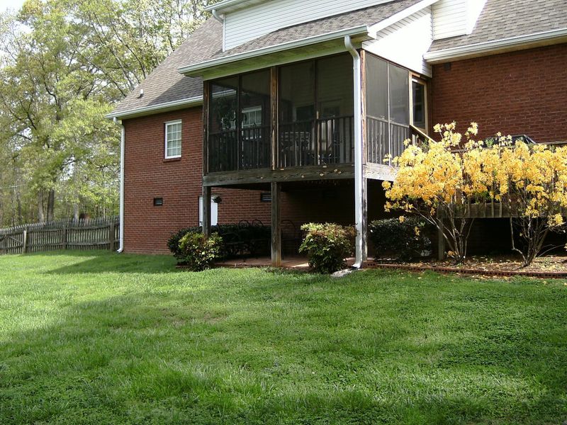 5255 Shaw Ferry Rd, Lenoir City, TN 37772