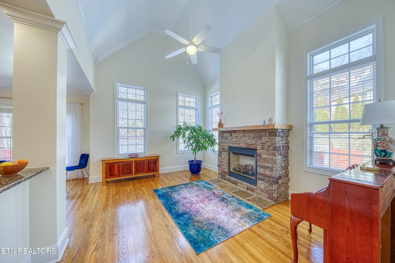 5259 Walkercrest Ln, Knoxville, TN 37918