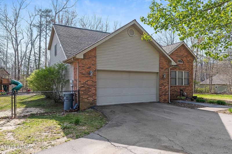 526 Bent Tree Rd, Monterey, TN 38574
