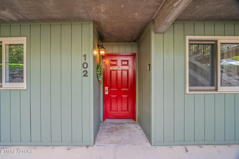 526 Briarcliff Way #APT 102, Pigeon Forge, TN 37863