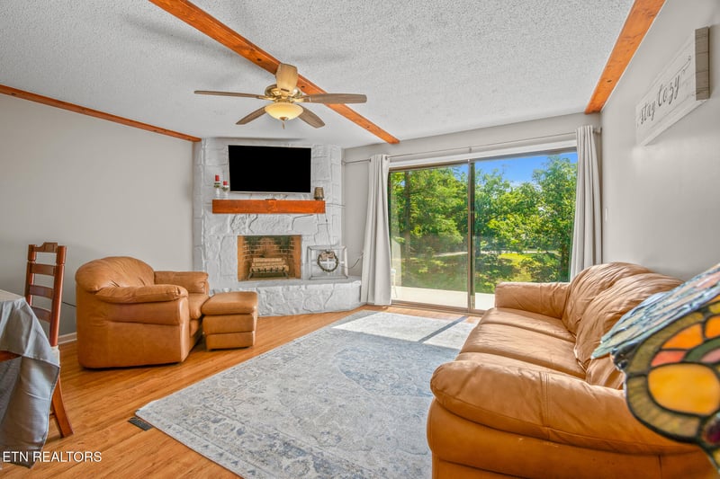 526 Briarcliff Way #APT 102, Pigeon Forge, TN 37863
