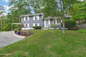526 Delaware Ave, Oak Ridge, TN 37830