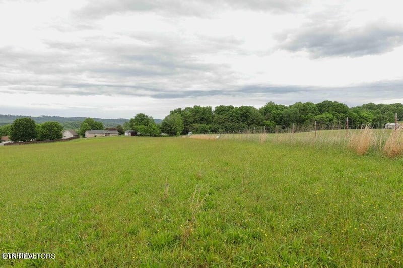 526 Hiwassee Rd, Madisonville, TN 37354