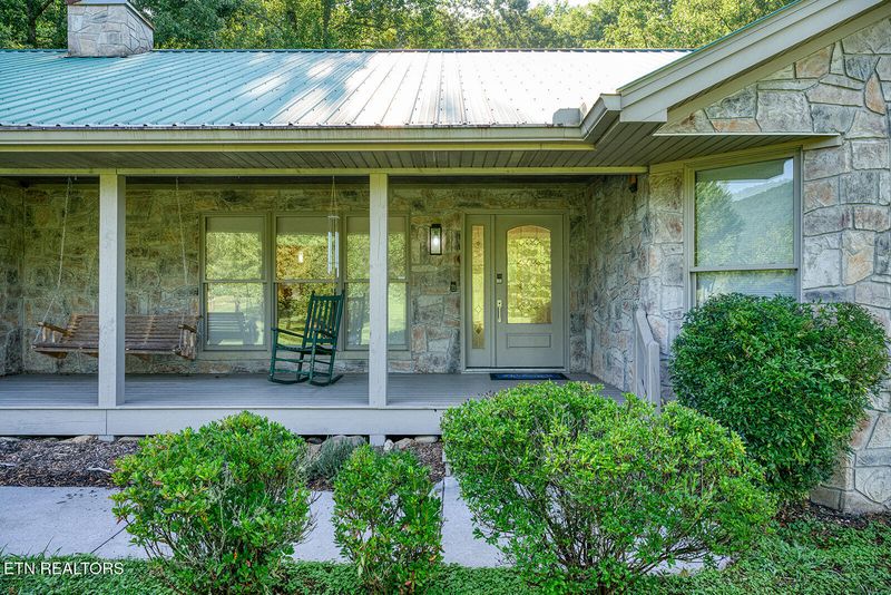 526 Lizzie Ln, Townsend, TN 37882