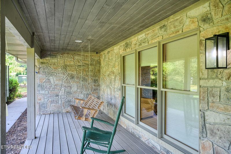 526 Lizzie Ln, Townsend, TN 37882