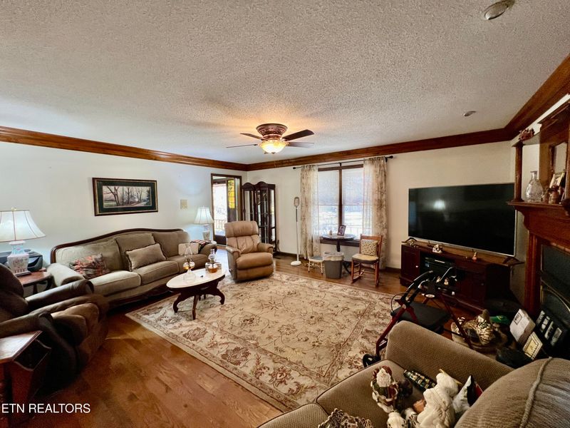 526 Oak Leaf Ln, Seymour, TN 37865