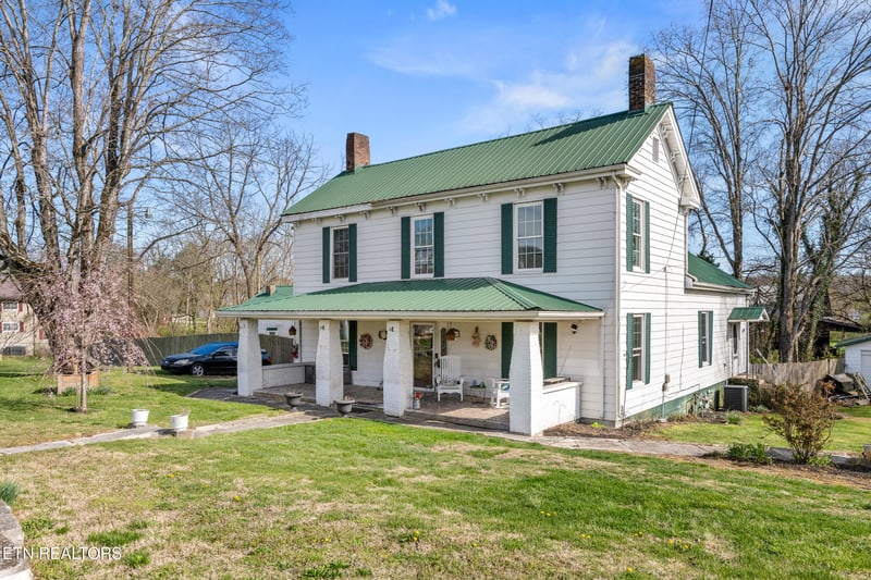 526 Old Middlesboro Hwy, Lafollette, TN 37766