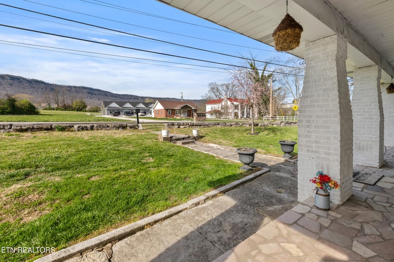 526 Old Middlesboro Hwy, Lafollette, TN 37766