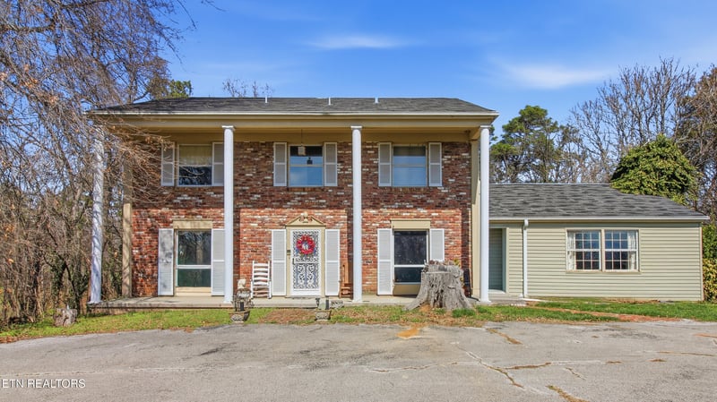 526 S Carter School Rd, Strawberry Plains, TN 37871