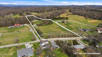 526 S Carter School Rd, Strawberry Plains, TN 37871
