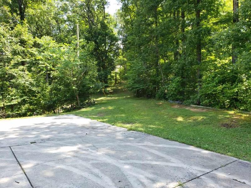 526 Spicer Ln, Sevierville, TN 37876